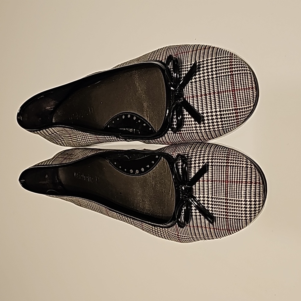 Michelle D loafers,Black/Gray Stripped  Size8